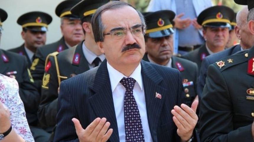 Vali Coş Şehit Aileleri İle Bayramlaştı