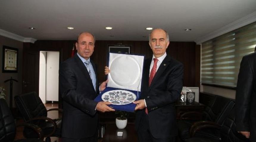 Bursa Valisi Harput'tan Emniyet M&uuml;d&uuml;r&uuml; Kahya'ya Veda Ziyareti
