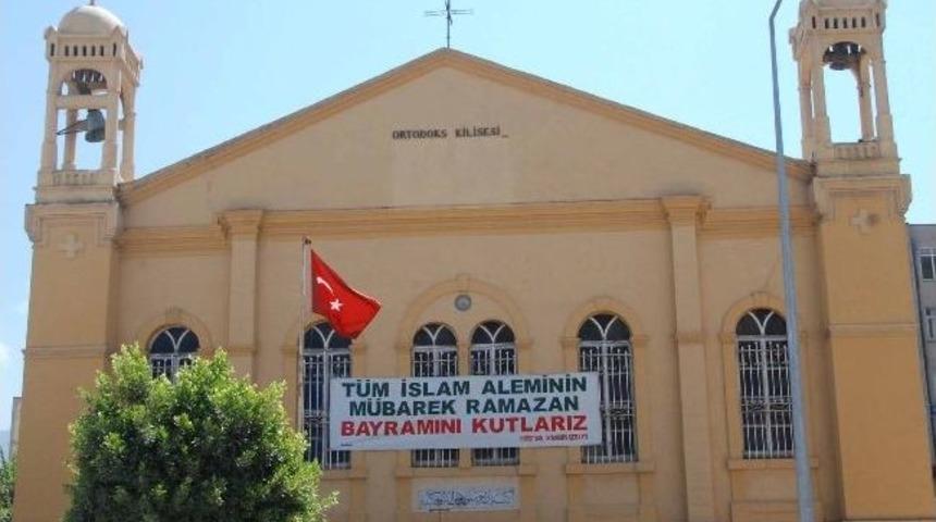 Hristiyan Ortodokslar Ramazan Bayramı'nı Pankart İle Kutladı