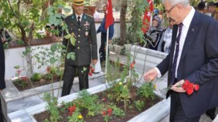 Cerrah: Ter&ouml;r 3 Yaşındaki &Ccedil;ocuğa Kurşun Sıkacak Kadar Acımasız