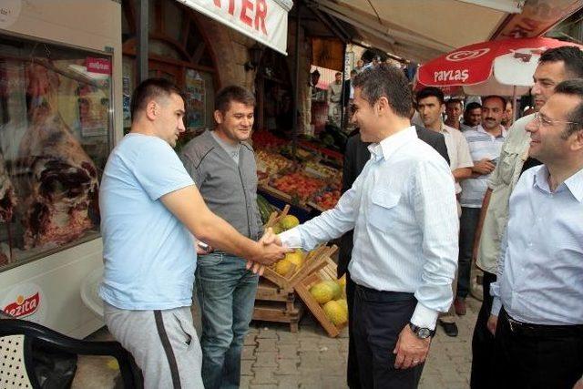 Bakan Kılıç, Suni Çim Saha Açılışı Yaptı