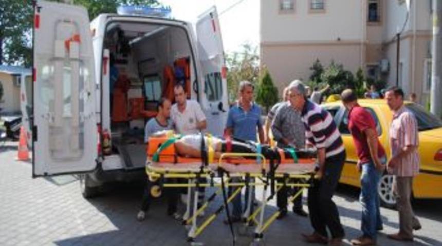 Fındık Iş&ccedil;ilerini Taşıyan Kamyonet Devrildi: 15 Yaralı