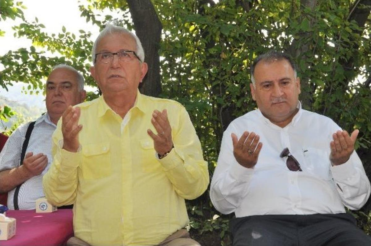 Ereğli&rsquo;de Mezarlıklarda Mevlid Okutuldu