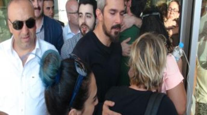 &Uuml;nl&uuml;lere Yurt Dışı &Ccedil;ıkış Yasağı Ve Imza Şartı