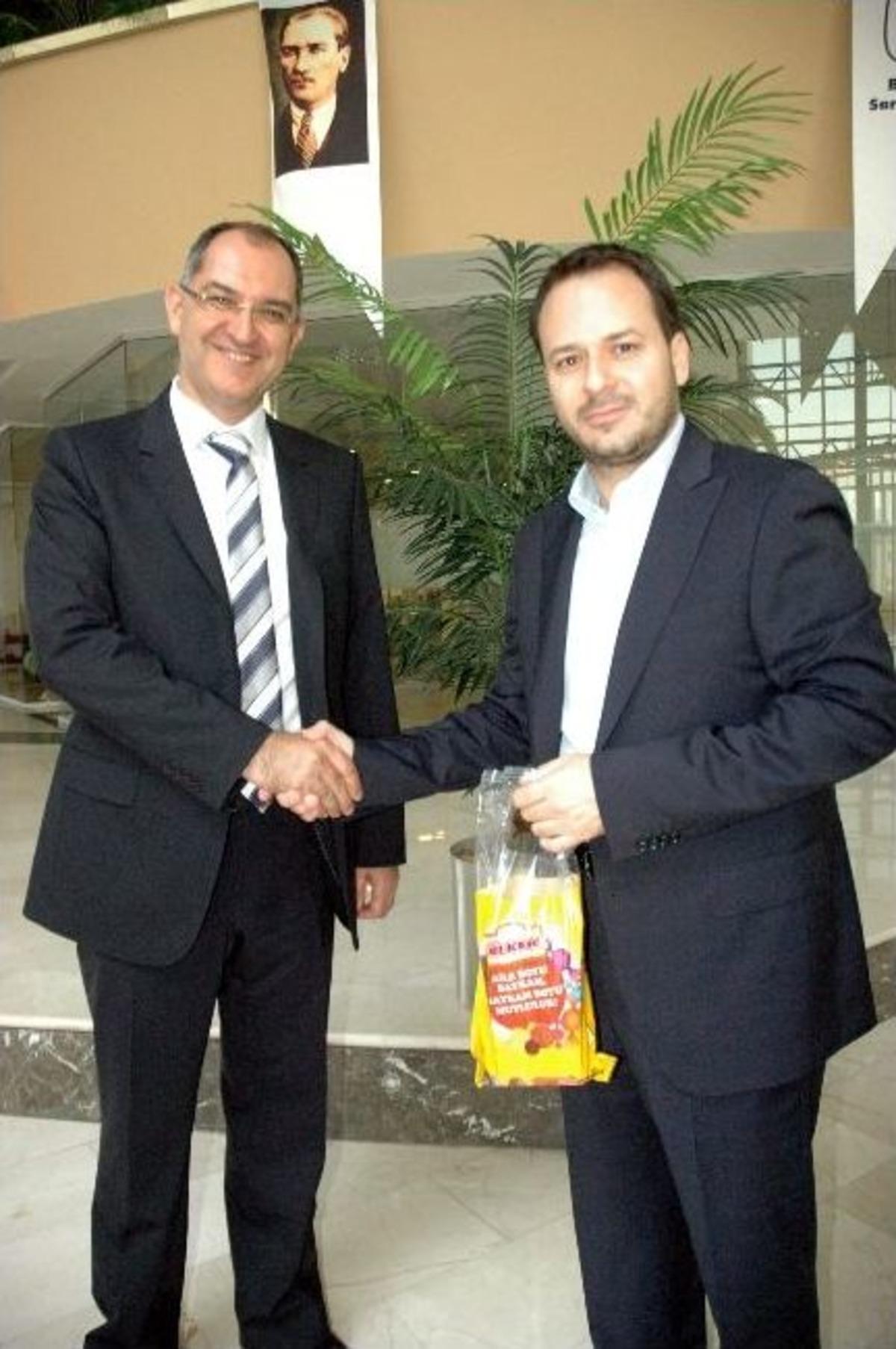 Balıkesir'de İlk Bayramlaşma Sanayi Odasında Yapıldı