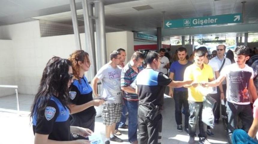 Engelliler Ve Polis Bayramda El Ele