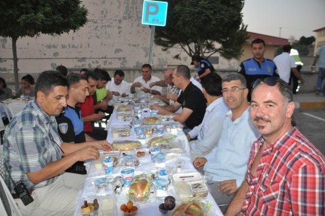 Engelliler Ve Polis Bayramda El Ele 1