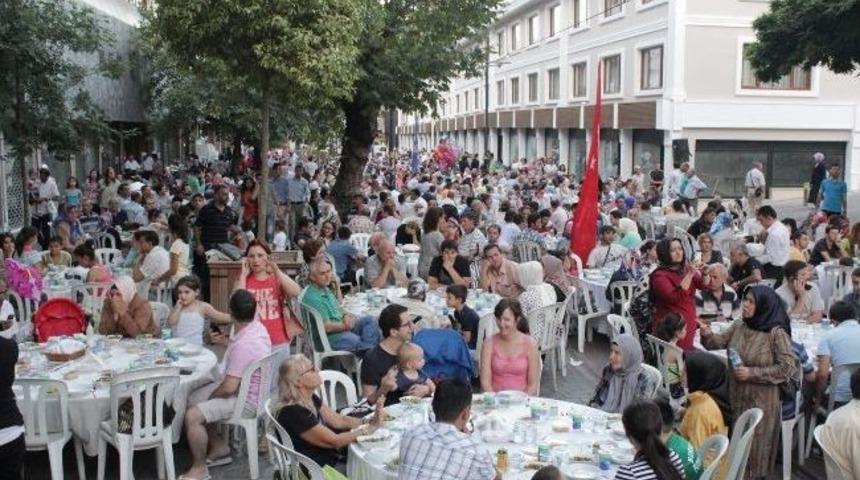 Bursa'da Son İftar Cumhuriyet Caddesi&rsquo;nde Yapıldı