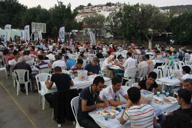 Sınır Tanımayan Şeflerden İftar Yemeği