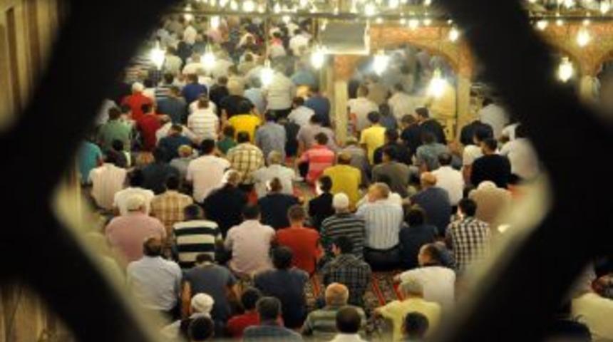 Selimiye Camisi'nde Bayram Namazı Coşkusu