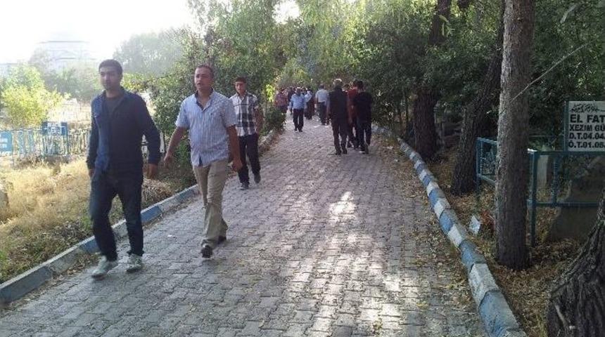 Van'da Mezarlık Ziyaretleri