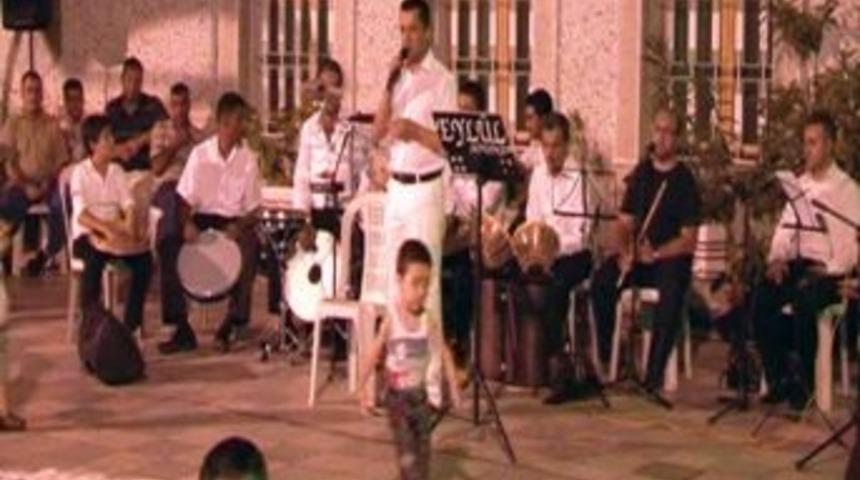 İzmirliler Ramazana Veda Etti