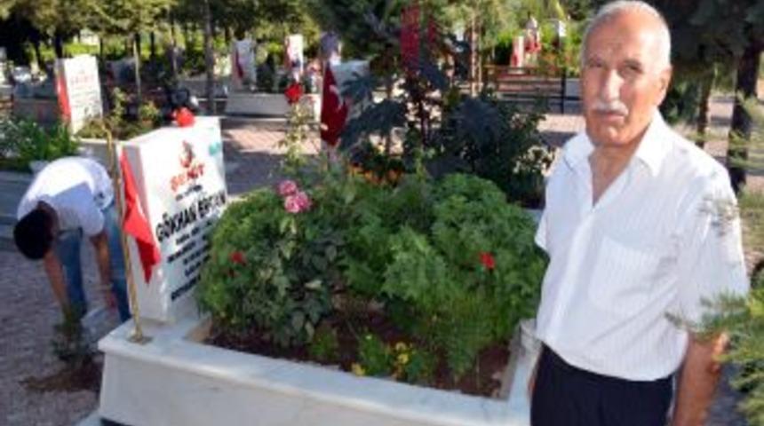 Şehit Pilotun Babası: Bayramlaşmaya Hep O Gelirdi, Iki Yıldır Biz Geliyoruz