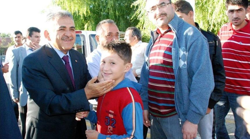 Başkan B&uuml;y&uuml;kkılı&ccedil;, Bayrama Vatandaşlarla Birlikte Girdi