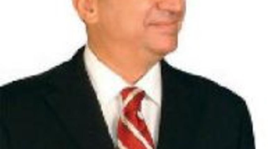 &Ccedil;elik'den vurgulu k&ouml;şe yazısı