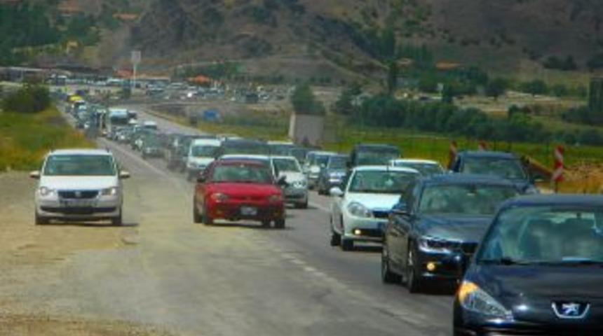 Karadeniz Yollarında Tatil Yoğunluğu