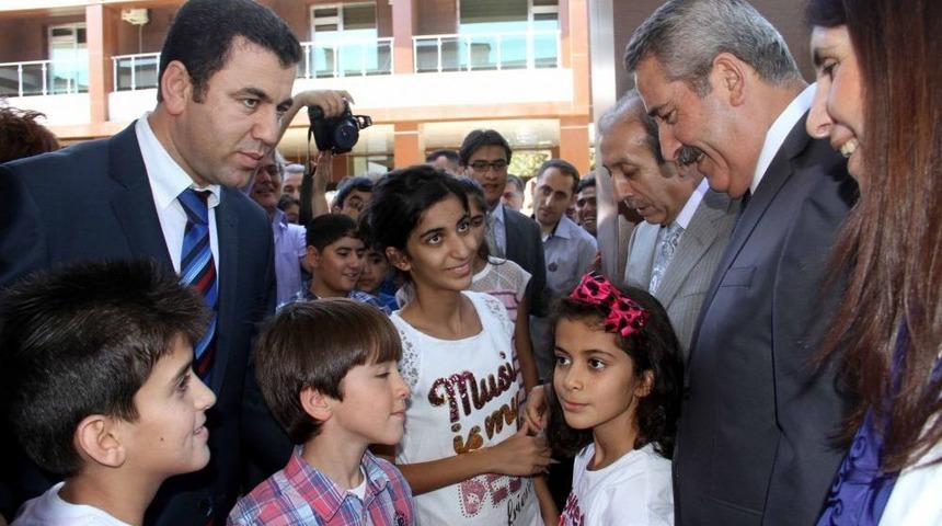 Diyarbakır'da Bir Ilk Yaşandı, Vatandaş 'devletle' Bayramlaştı