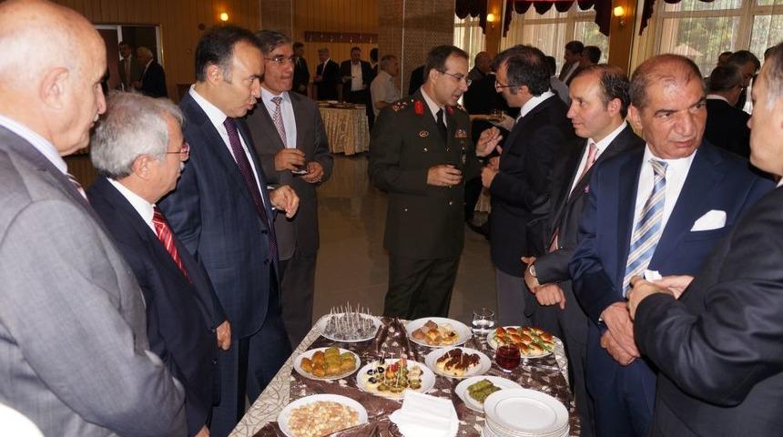 Erzurum Protokol&uuml; Bayramlaştı