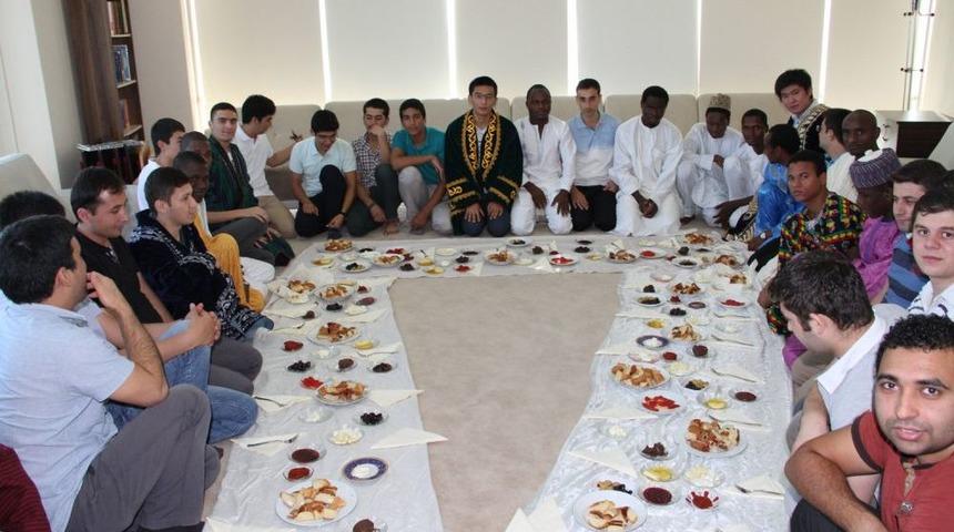 Uluslararası Bayram Sofrasında Buluştular