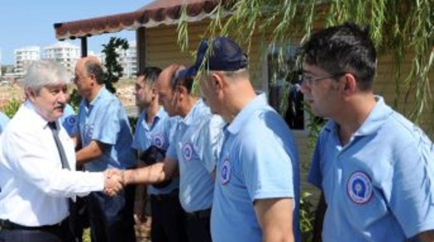 Akaydın&rsquo;dan Huzurevlerine Bayram Ziyareti