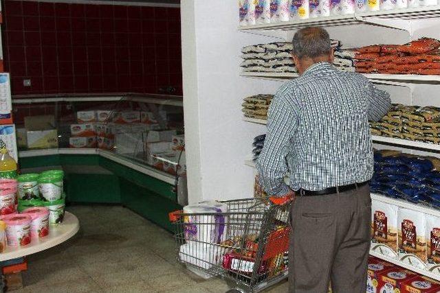 Çankaya'nın 'parasız Marketi', Günde 150 Haneyi Doyurdu