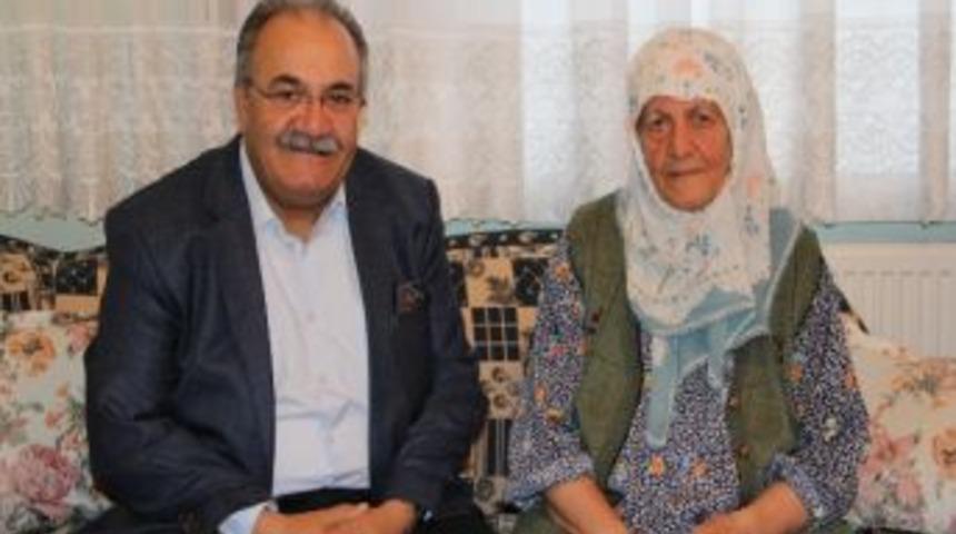 Uslu'dan Anne Ziyareti