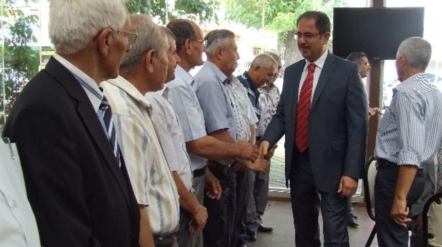 Hem Bayramlaştı, Hem Vedalaştı