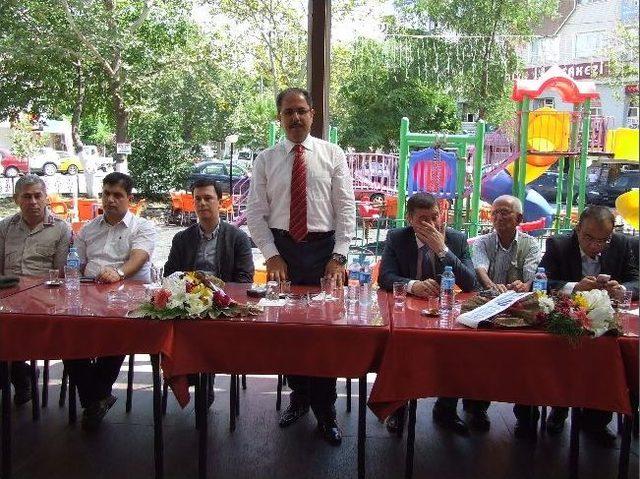 Hem Bayramlaştı, Hem Vedalaştı 1