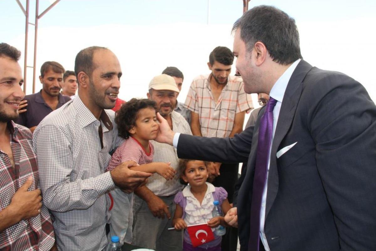 Bakan &Ccedil;elik: İhtiya&ccedil; Duydukları S&uuml;rece Suriyelileri Misafir Edeceğiz