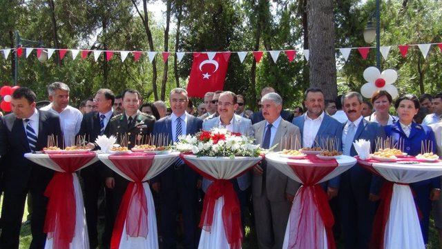 Bakan Ergin: Yangın Kontrol Altına Alındı 1