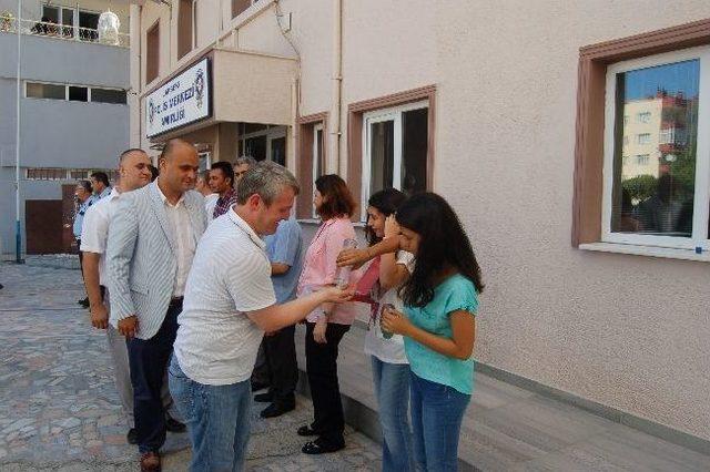 Lapseki İlçesinde Bayramlaşma Trafiği