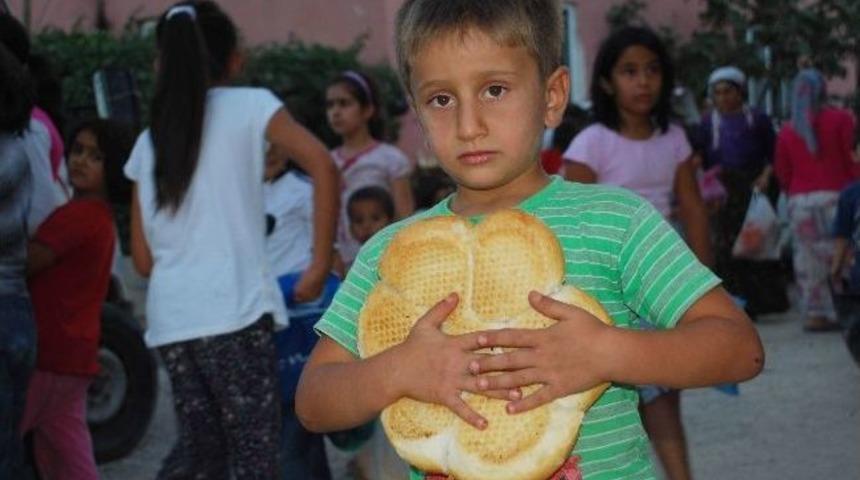 Umut Işığından, Ekmek, Bayram Şekeri İle Kolanya Yardımı