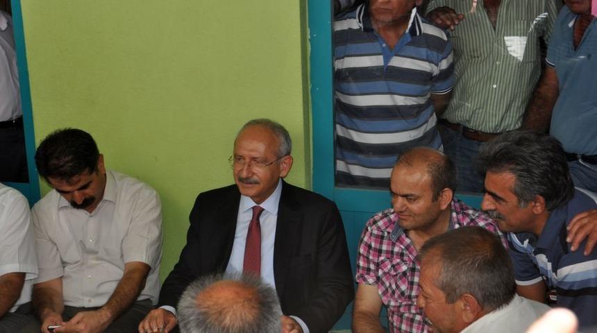 Kılı&ccedil;daroğlu Hemşehrileriyle Bayramlaştı
