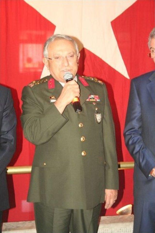 Orgeneral Turmuş’tan Bayram Vedası