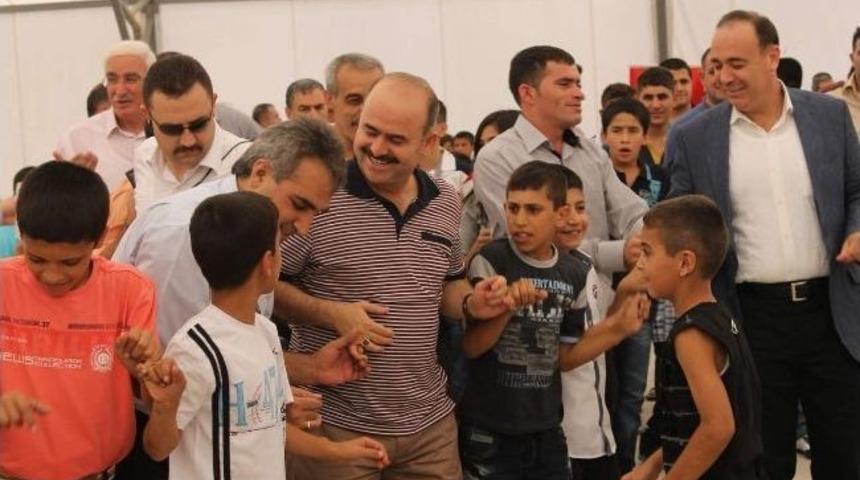 Protokol Bayramlaşması Kalktı, Halk Bayramlaşması Geldi