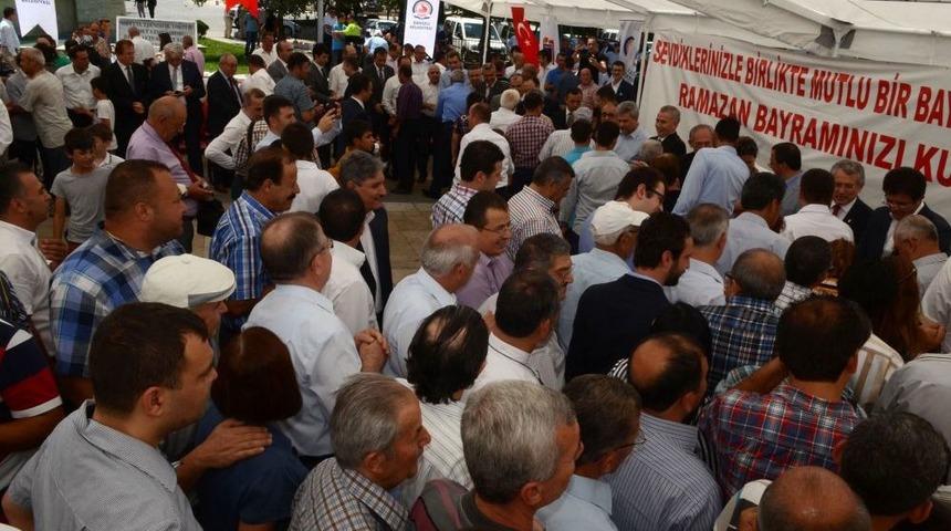 Denizli'de Bayramlaşma T&ouml;renine Binlerce Vatandaş Katıldı