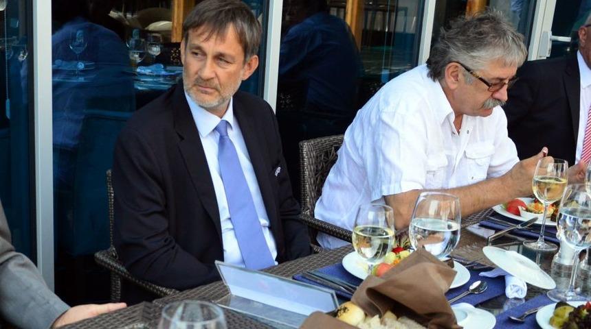 Bursaspor'dan Vojvodina Y&ouml;netimine Yemek