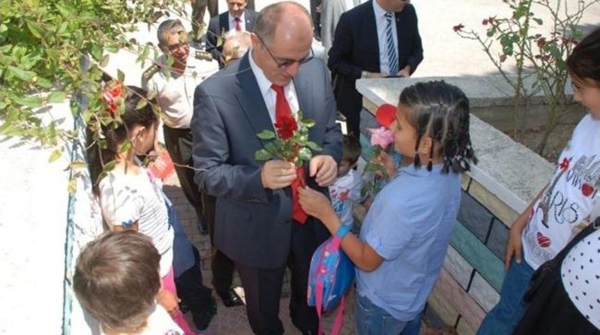 Bolu Valisi Bayramda Huzurevi Sakinlerini Unutmadı