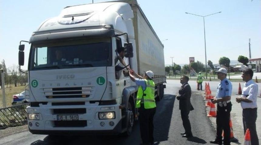 Polisten S&uuml;r&uuml;c&uuml;lere &Ccedil;ikolata S&uuml;rprizi