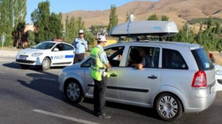 Bayram Nedeniyle Trafik Uygulamaları Arttı