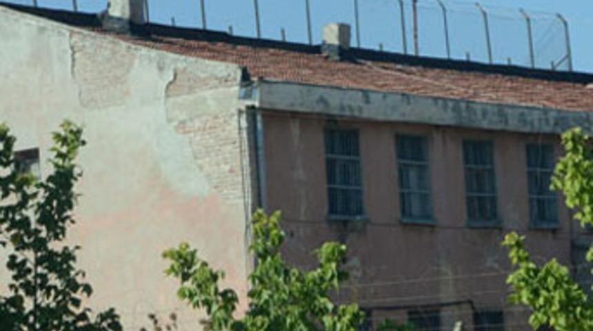 Cezaevinden film gibi firar!