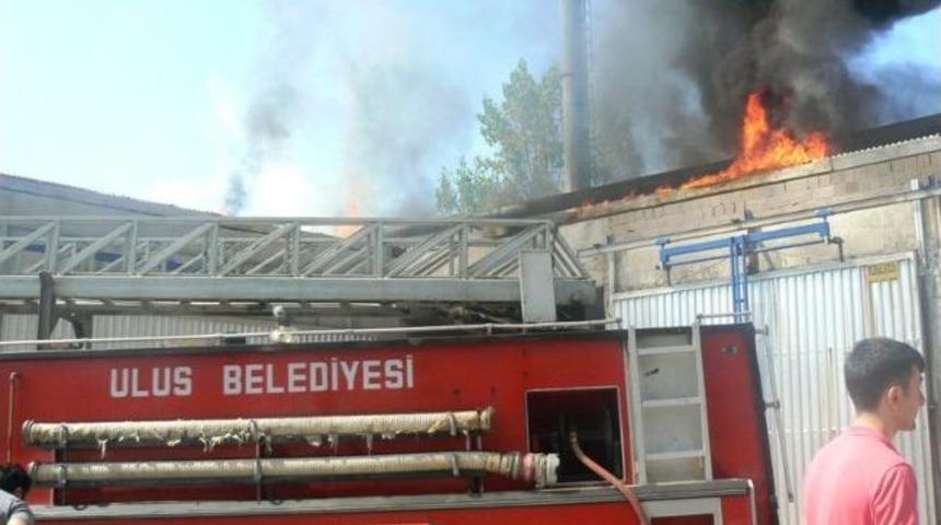 Ulus'ta Kereste Fabrikasında Yangın