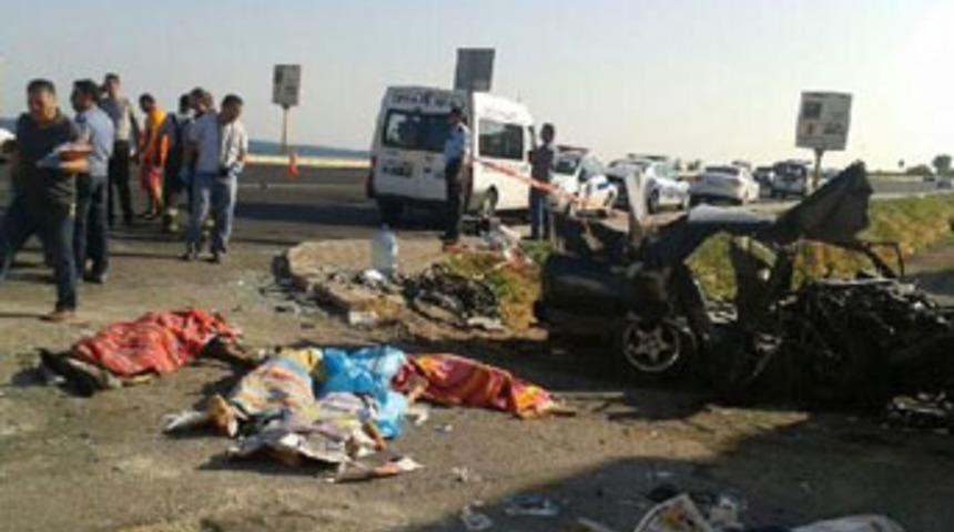 İzmir'de katliam gibi kaza: 5 &ouml;l&uuml;, 7 yaralı