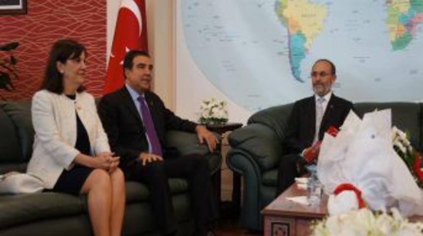 Kapusuz: Anayasa &Ccedil;alışmalarını Ortak Akılla Y&uuml;r&uuml;tmeliyiz