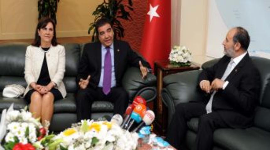 AK Parti&rsquo;nin CHP&rsquo;yi Ziyaretinde G&uuml;ndem 'Gezi' Oldu