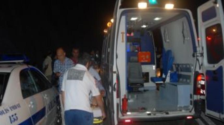 Bayram Ziyaretinden D&ouml;nen Ara&ccedil; Kaza Yaptı, Ikisi Ağır 7 Kişi Yaralandı