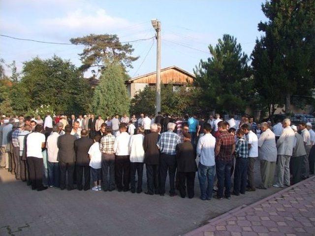 Budaklar da Yüz Yıllık Gelenek Sürüyor 1