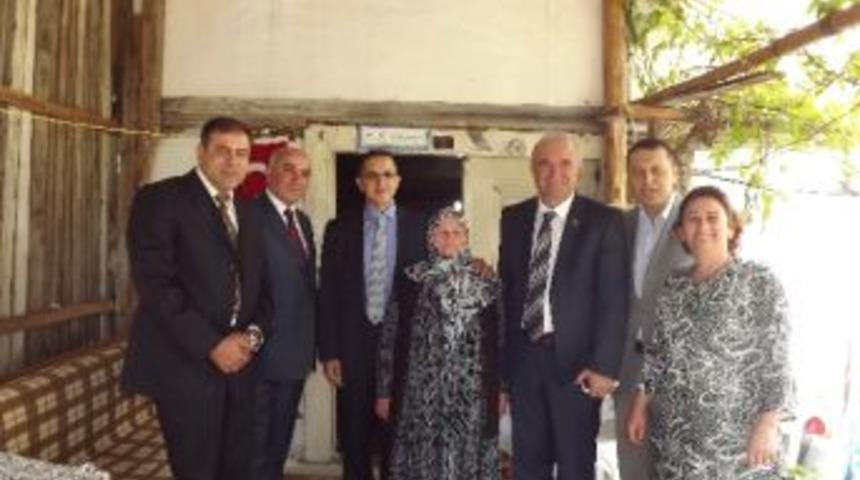 Bayramda Şehit Aileleri Unutulmadı