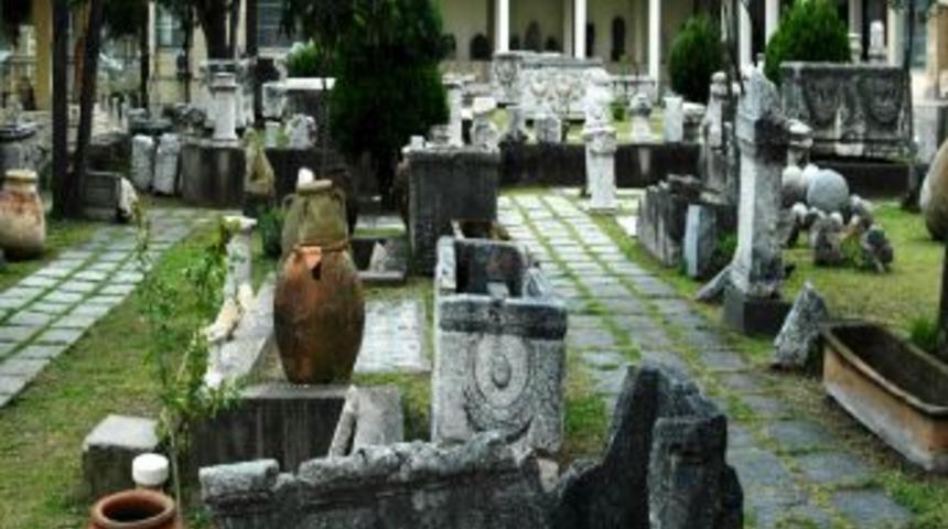 Kazıları Devam Eden Anavarza Antik Kenti, Efes Ile Yarışacak
