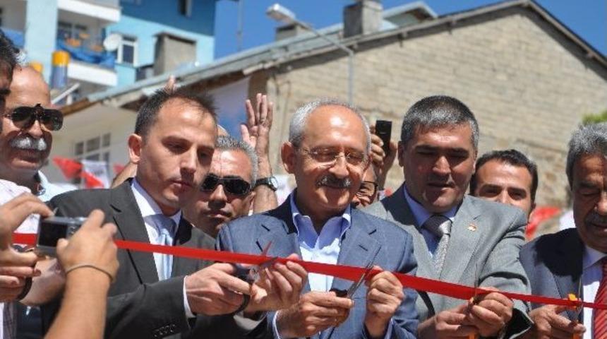 Kılı&ccedil;daroğlu, Doğduğu İl&ccedil;ede Deniz Gezmiş Parkı A&ccedil;tı
